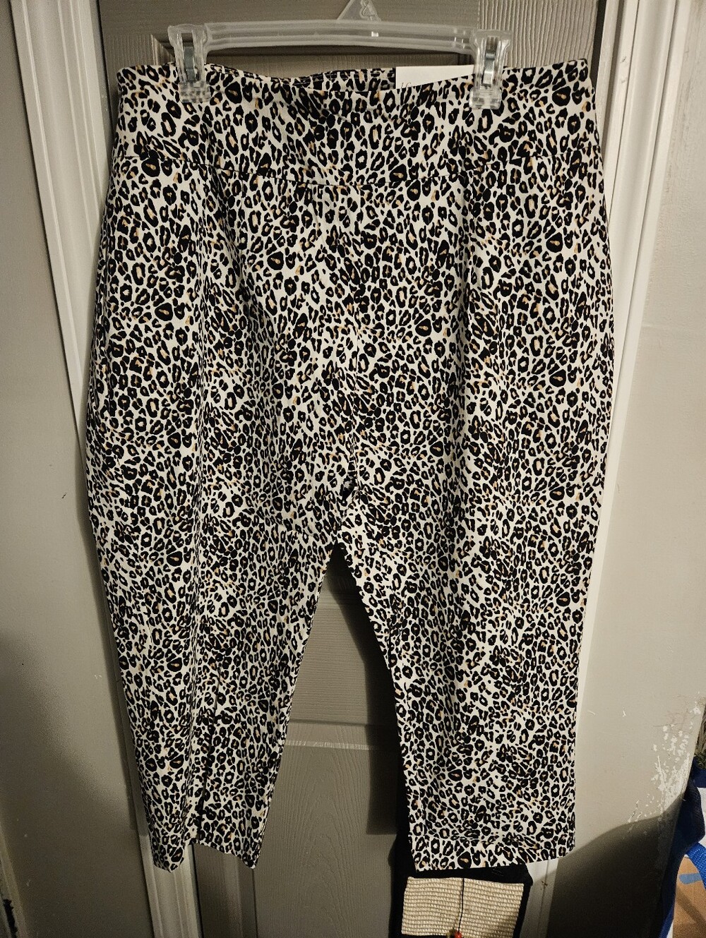 BRAND NEW ** Black and White Leopard Print Capri Pants